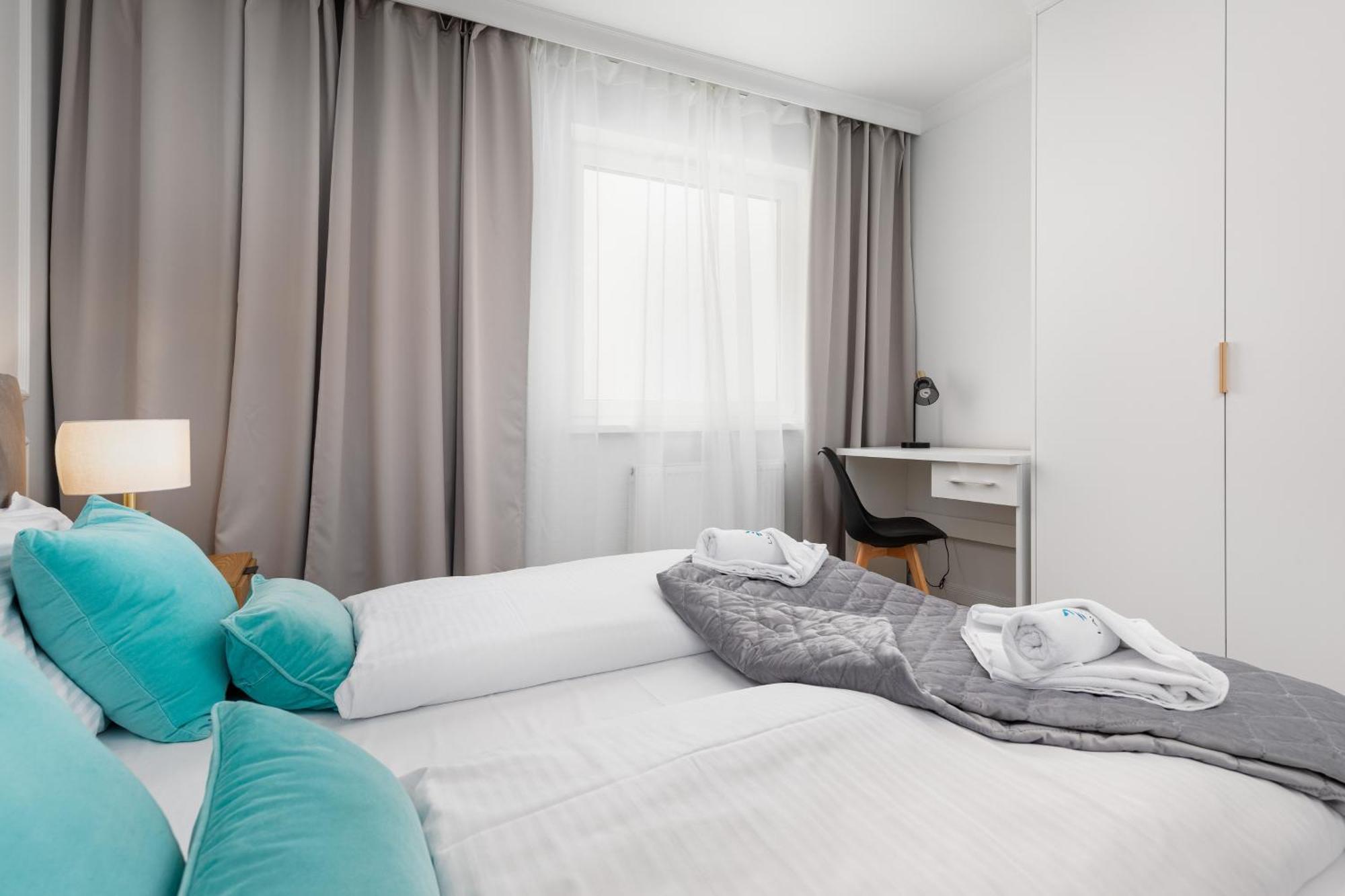 Plac Slowianski Apartments With Balcony Swinoujscie Center By Noclegi Renters Exterior photo